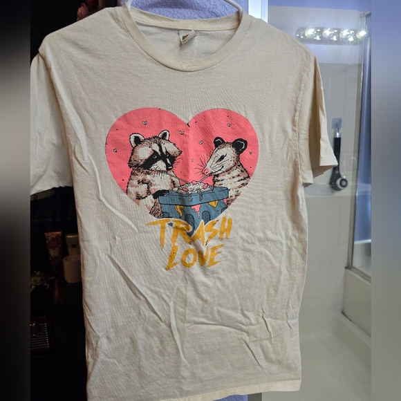 Trash Love T Shirt - Picture 1 of 3